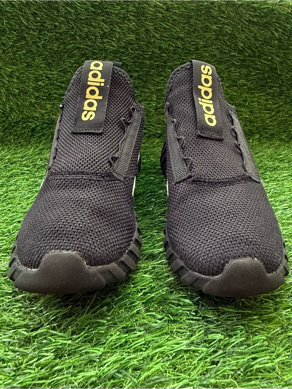 adidas Kaptir 3S Unisex Kids 4.5 Black/Gold/White Slip-On Knit Sneakers